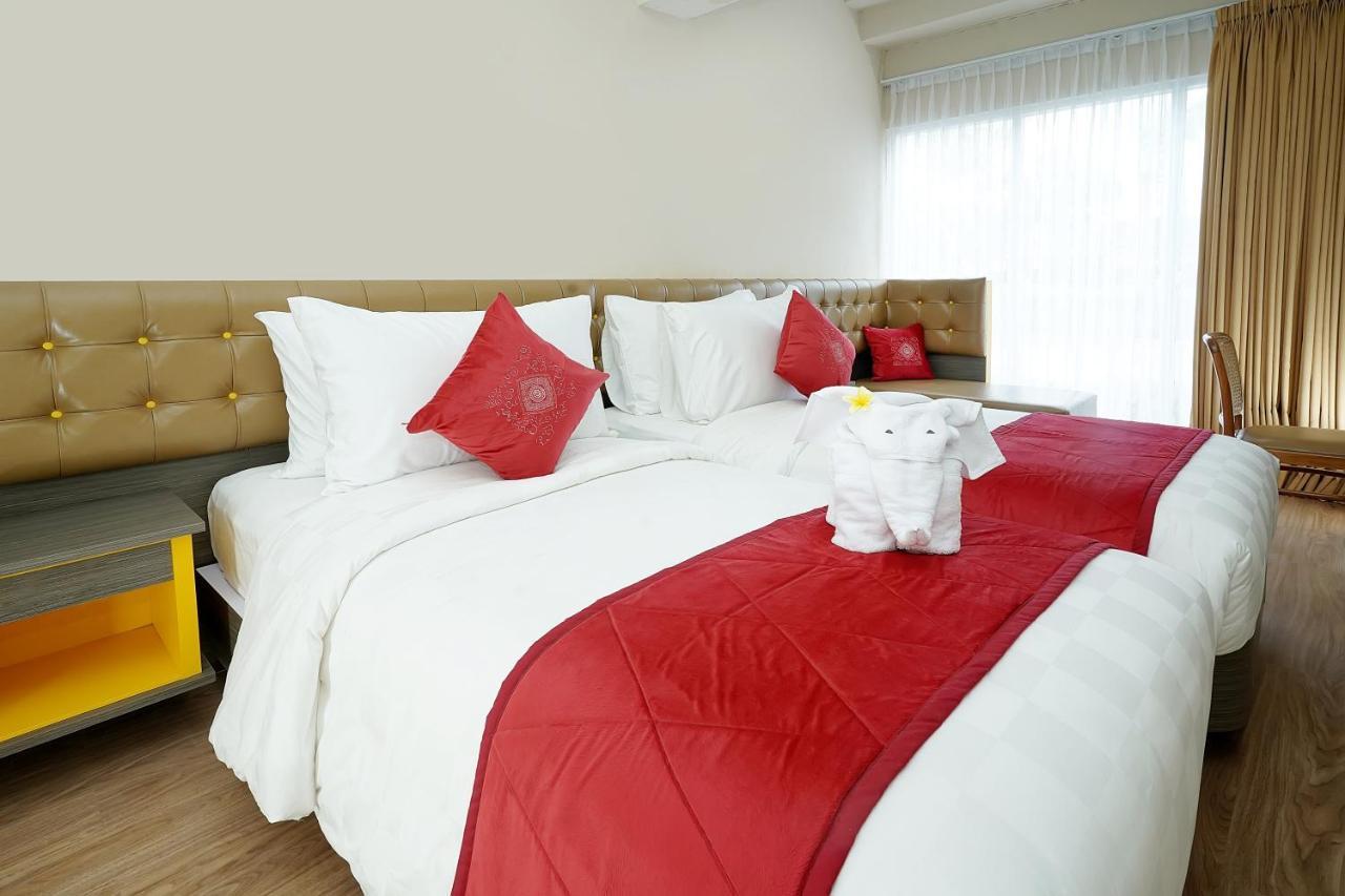 מלון סלמן Ramada By Wyndham Yogyakarta מראה חיצוני תמונה