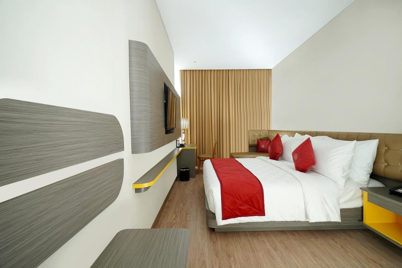 מלון סלמן Ramada By Wyndham Yogyakarta מראה חיצוני תמונה