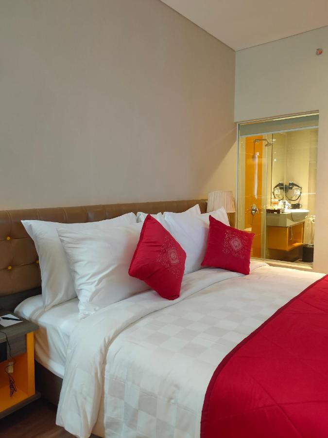 מלון סלמן Ramada By Wyndham Yogyakarta מראה חיצוני תמונה