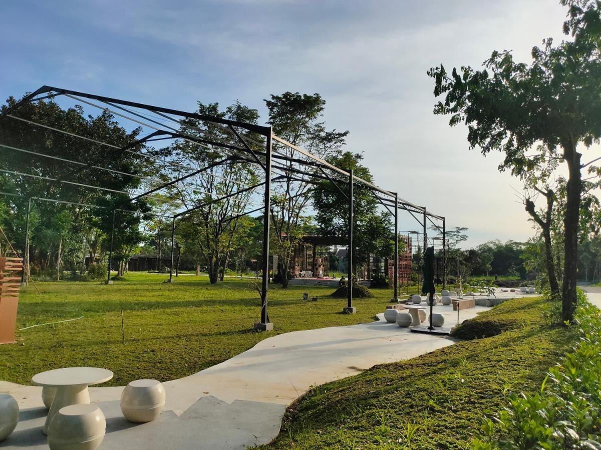 מלון סלמן Ramada By Wyndham Yogyakarta מראה חיצוני תמונה