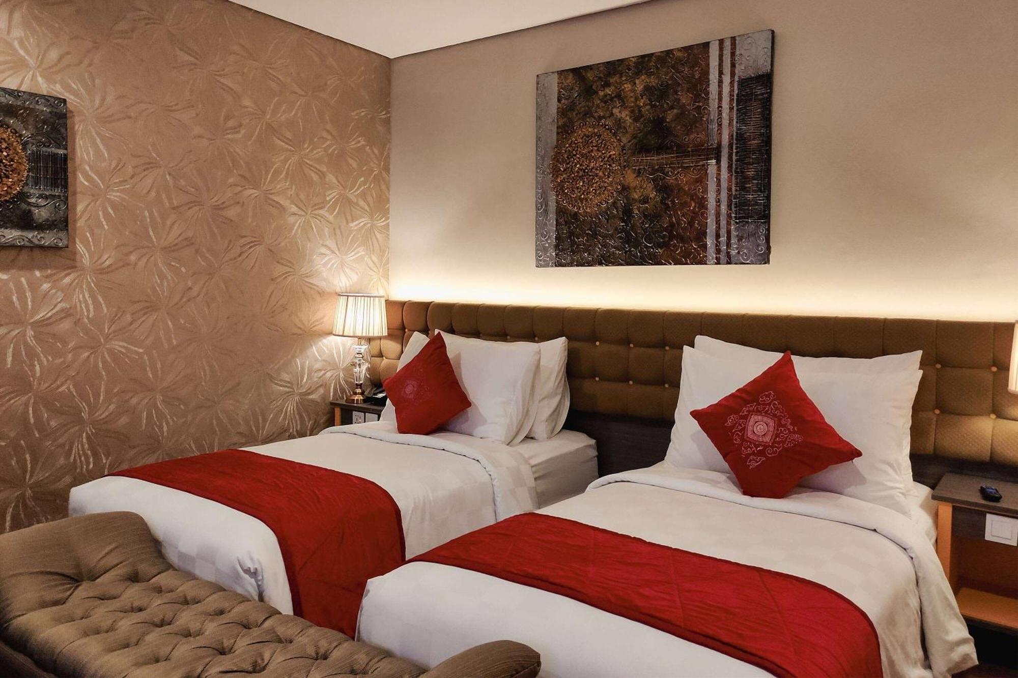מלון סלמן Ramada By Wyndham Yogyakarta מראה חיצוני תמונה