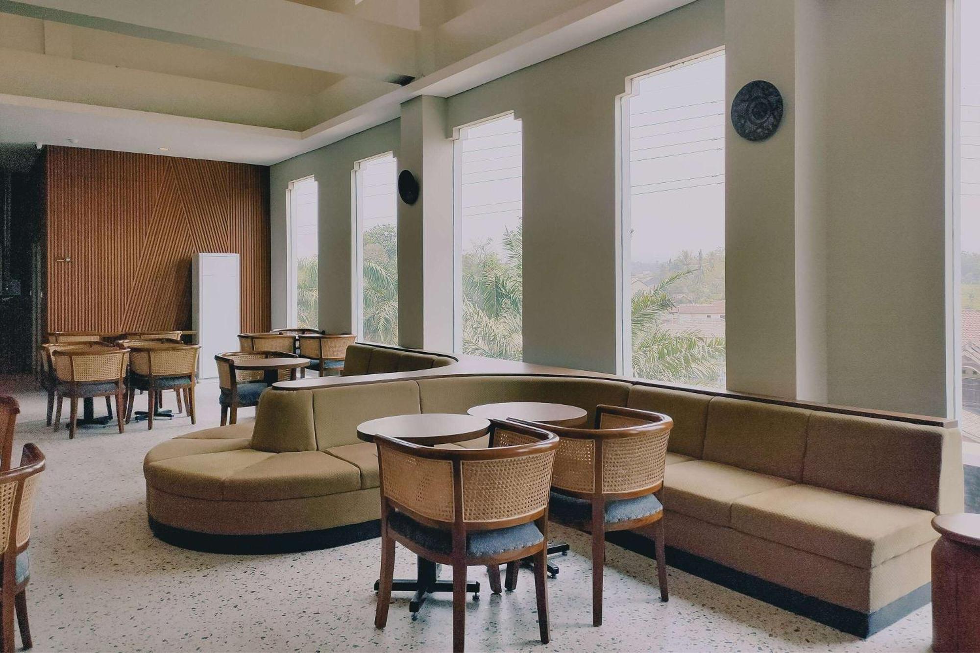 מלון סלמן Ramada By Wyndham Yogyakarta מראה חיצוני תמונה